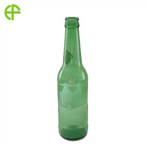 Pezsgő víz zöld üvegben